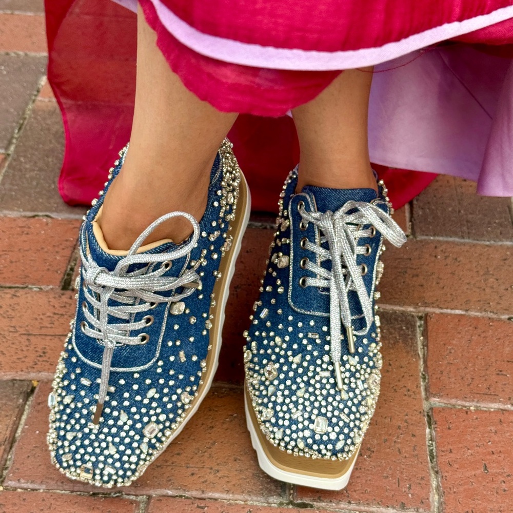 Stunning, blingy denim sneakers 👟💙✨